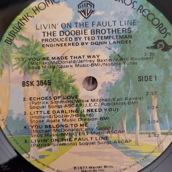The Doobie Brothers "Livin' on the Fault Line" Album, see pics for songs! - Picture 4 of 4